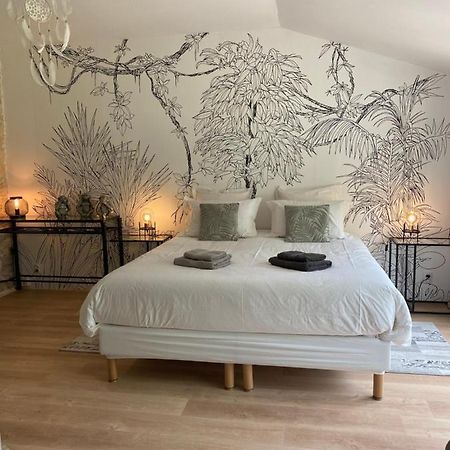 La Chaumeauniere Bed & Breakfast Aigrefeuille-dʼAunis Dış mekan fotoğraf