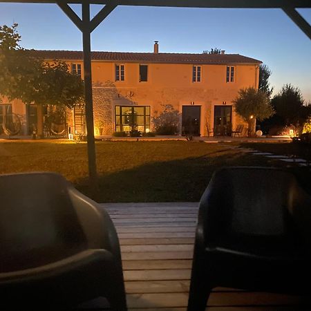 La Chaumeauniere Bed & Breakfast Aigrefeuille-dʼAunis Dış mekan fotoğraf