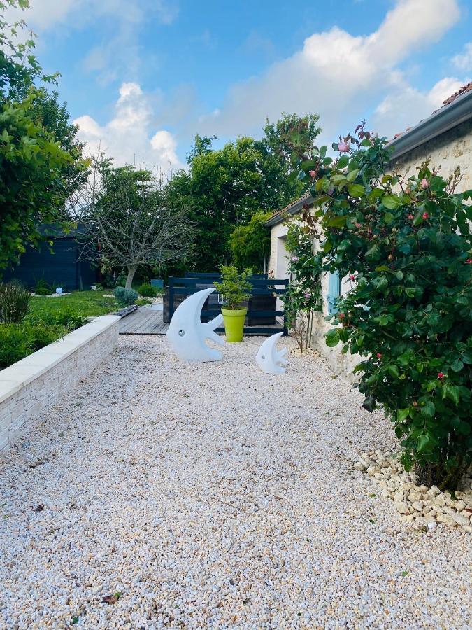 La Chaumeauniere Bed & Breakfast Aigrefeuille-dʼAunis Dış mekan fotoğraf