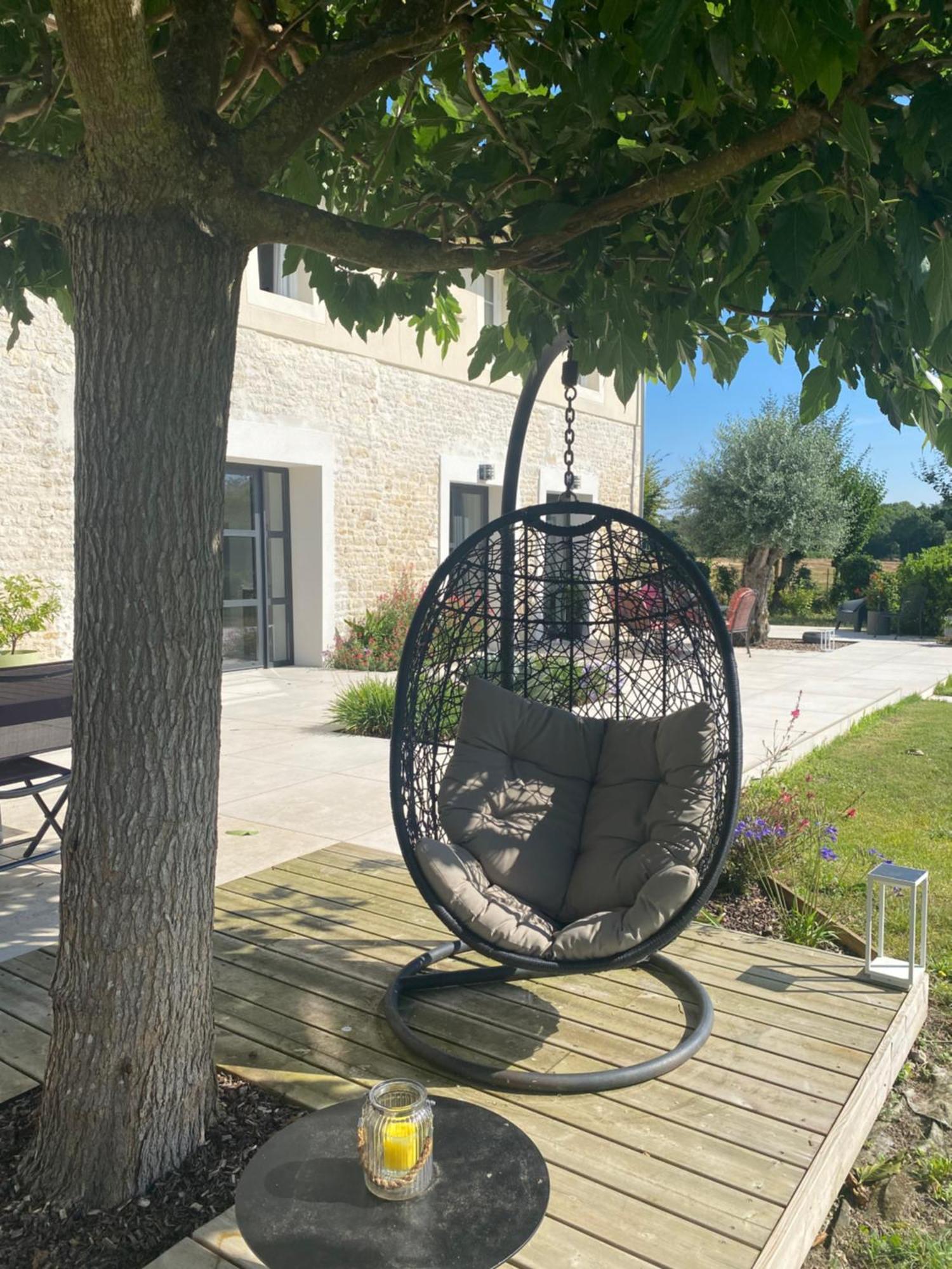 La Chaumeauniere Bed & Breakfast Aigrefeuille-dʼAunis Dış mekan fotoğraf