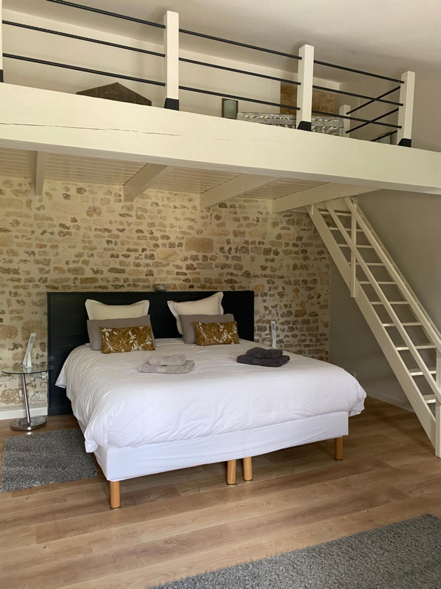 La Chaumeauniere Bed & Breakfast Aigrefeuille-dʼAunis Dış mekan fotoğraf