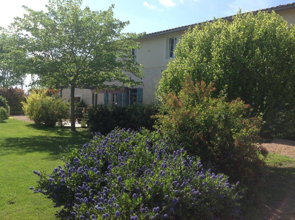 La Chaumeauniere Bed & Breakfast Aigrefeuille-dʼAunis Dış mekan fotoğraf