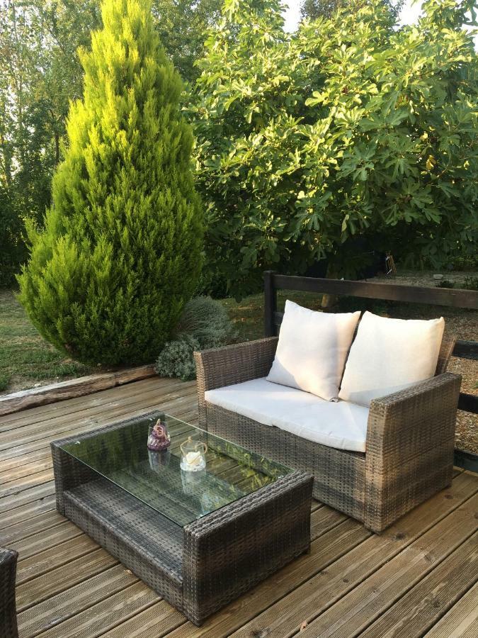 La Chaumeauniere Bed & Breakfast Aigrefeuille-dʼAunis Dış mekan fotoğraf
